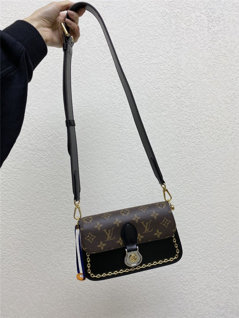 LV M45559 拼色斜挎包新款