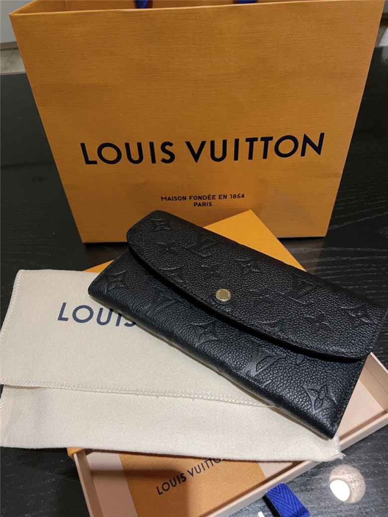 LV M62369 Emilie 暗纹钱包