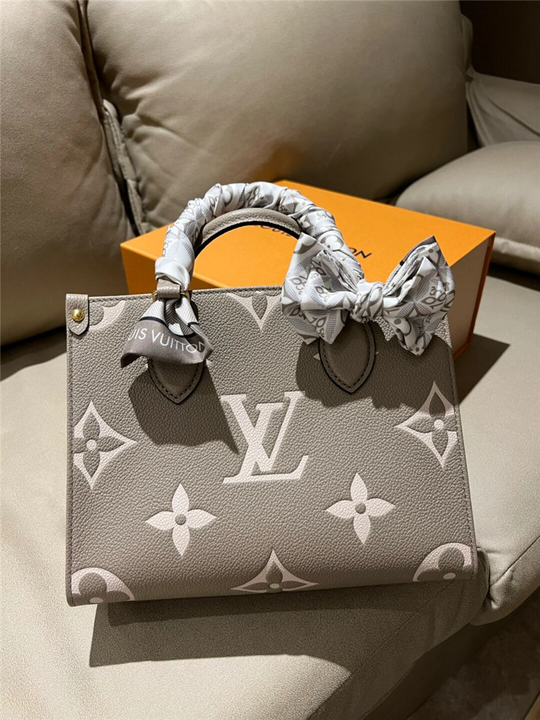 LV M45494 onthego 中号手袋 大象灰色超好看