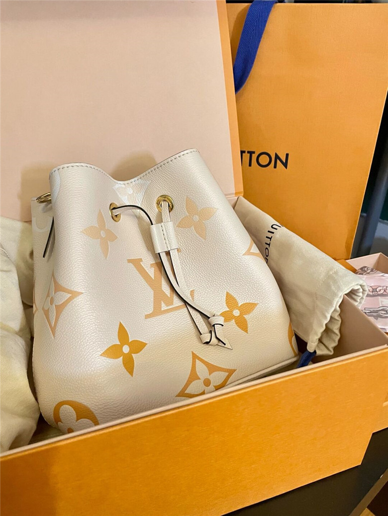 LV M45716 NÉONOÉ BB 21春夏限量水桶包 香草黄