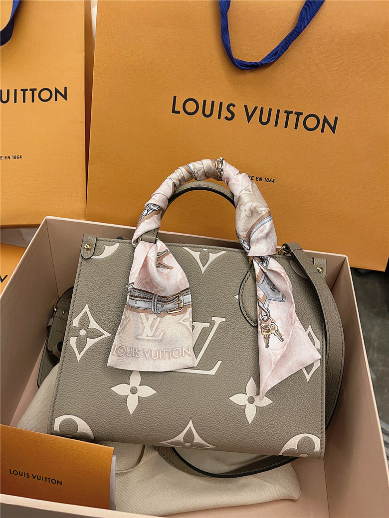 新年第一包 LV onthego大象灰小号