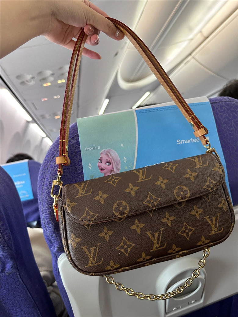 LV M81911 Lvy WOC