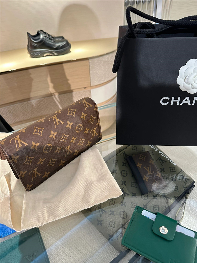 LV lily WOC