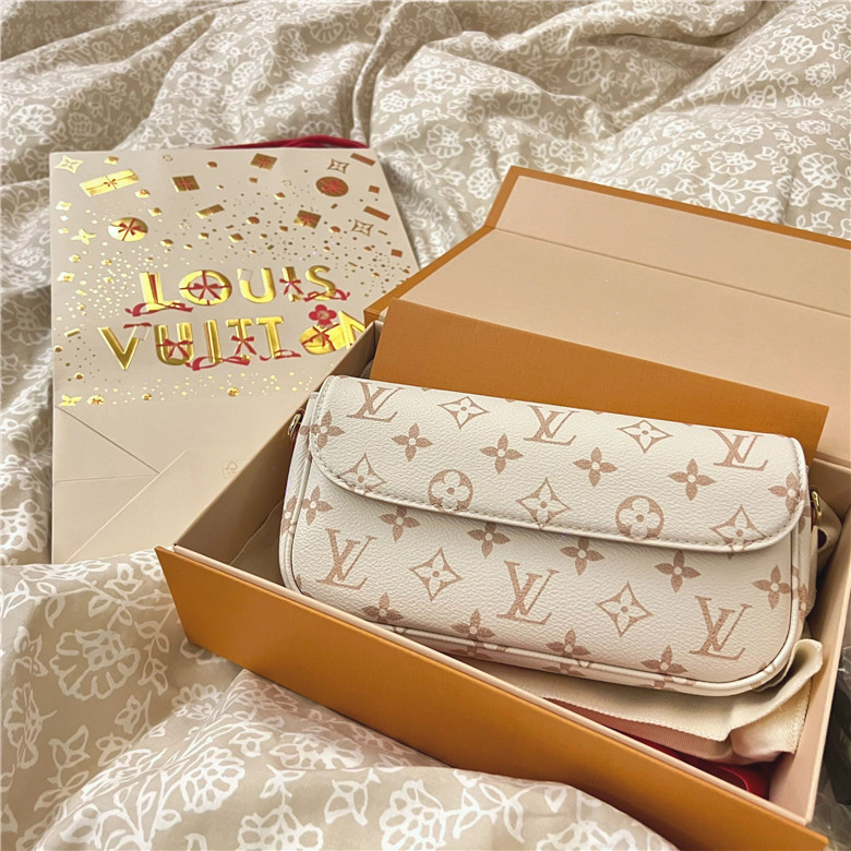 LV 限定白老花ivy